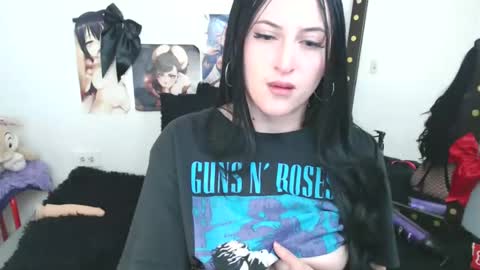 Snapshot of evelyn_sheeran chatting on September 16, 4:48 am Julieta online show from September 16, 4:48 am