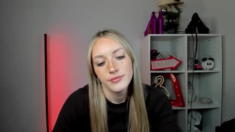 evelynblond online show from May 22, 1:07 pm