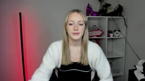 evelynblond online show from March 23, 1:27 pm