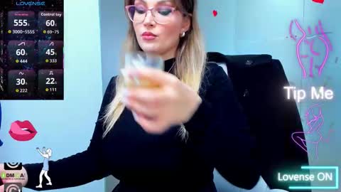 evelyne_rose online show from November 26, 6:21 am