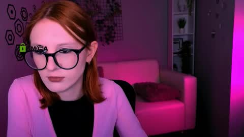 evelynlovelyy online show from March 27, 11:00 am