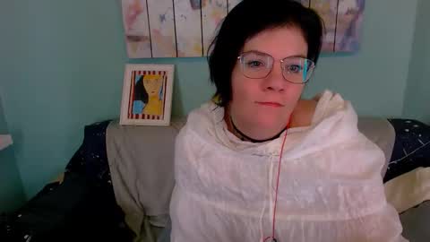 Everly online show from February 1, 1:57 am