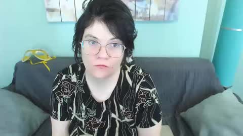 Snapshot of everly_rays chatting on March 7, 5:18 am Everly online show from March 7, 5:18 am