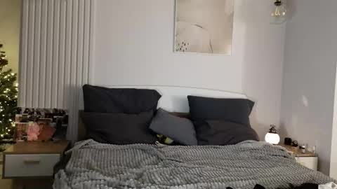 evi_woow online show from December 14, 9:32 pm