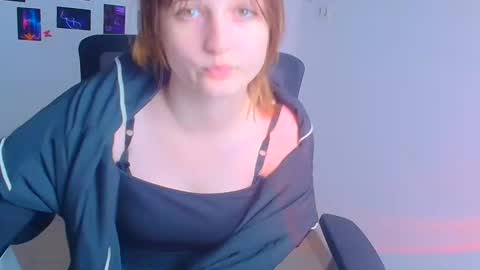 Evie online show from November 25, 11:03 pm