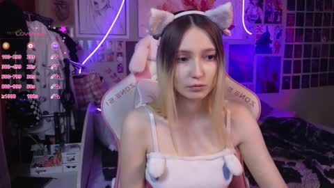 Evie online show from March 1, 11:15 pm