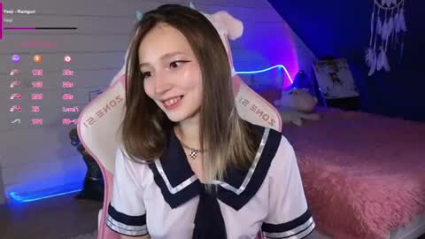 Evie online show from June 11, 10:30 pm