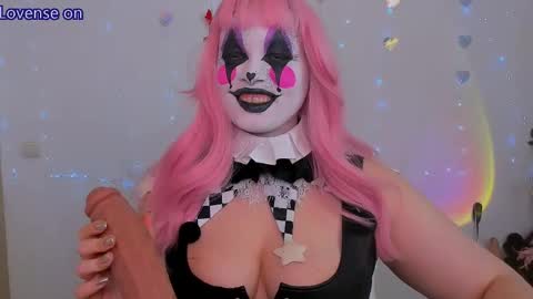 evilla_brill online show from May 23, 10:44 am