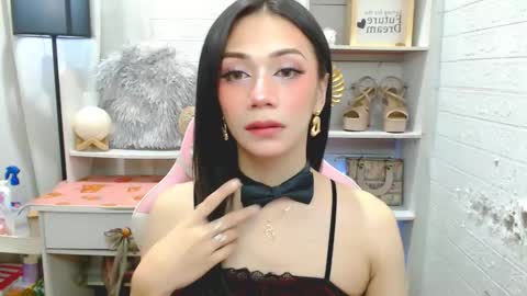 exotictssavie online show from November 16, 6:26 am