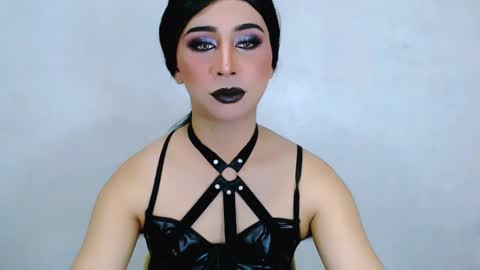 expensive_elise online show from May 6, 9:04 am