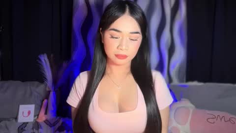 Snapshot of expensivets_chloe chatting on October 13, 3:47 pm chloee online show from October 13, 3:47 pm