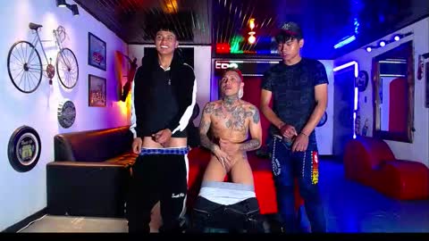 extrangers online show from March 5, 12:14 pm