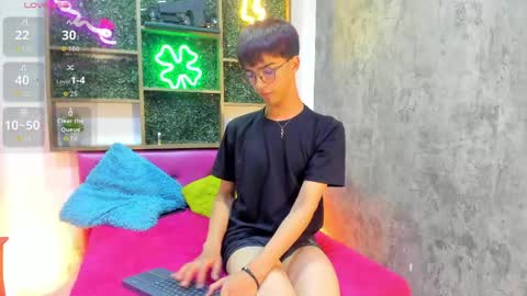 Eyden online show from May 13, 7:45 pm
