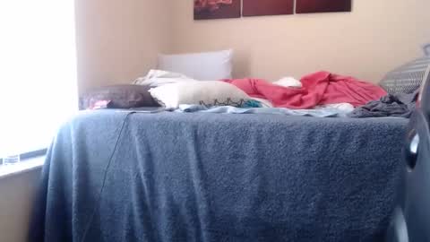 eyeswall0w online show from March 22, 3:49 pm