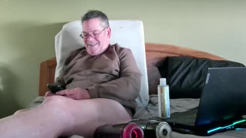 Eyeswideshut63 online show from January 6, 6:34 pm