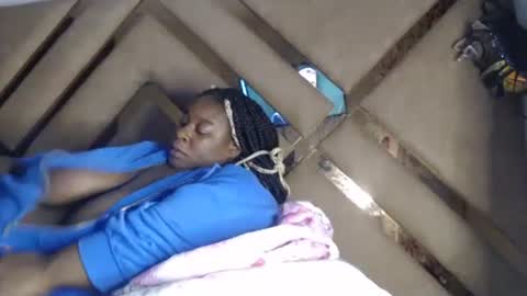 eyshaexotii online show from September 19, 2:27 am