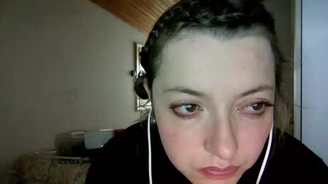 Aimee online show from February 25, 6:55 pm