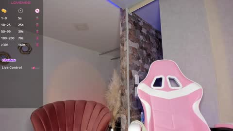 Thianna online show from December 16, 8:31 am