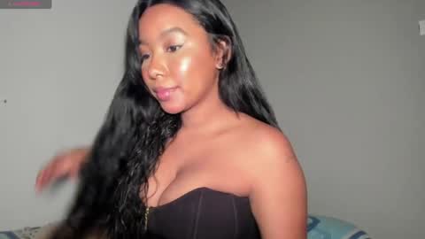 Thianna online show from May 27, 1:57 am