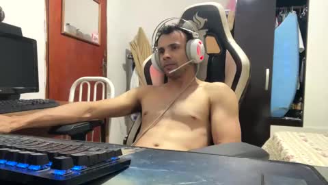 fabiospbauru online show from December 19, 1:39 am