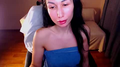 Elli  online show from November 27, 9:33 pm