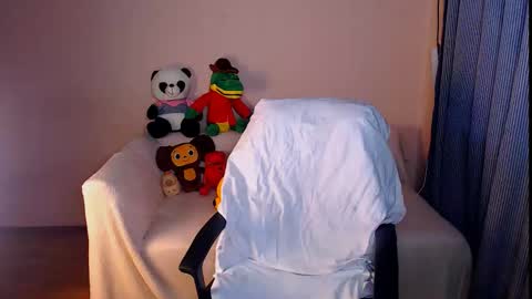 Elli  online show from March 28, 3:24 pm