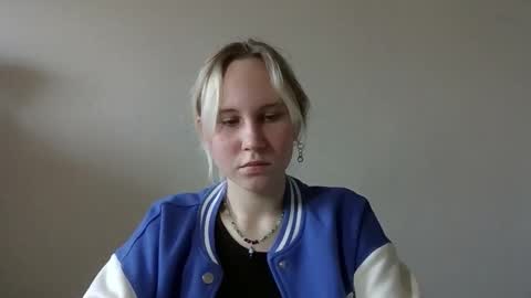 Snapshot of fairyfeller_ chatting on October 17, 8:07 am fairyfeller_ online show from October 17, 8:07 am