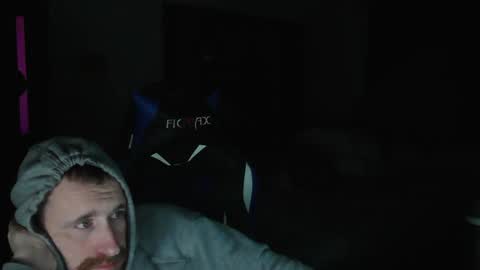 falcn2001 online show from March 1, 4:39 am