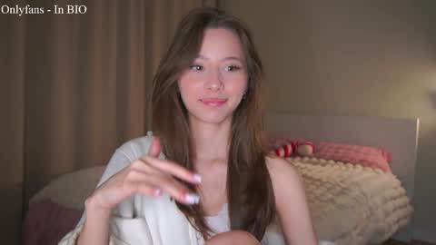 Kaori online show from April 1, 7:00 pm