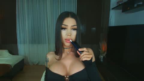 Jennifer online show from April 8, 7:28 pm