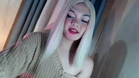 DANIELLA - DONT FORGET TO GIVE ME A THUMBSU UP online show from March 15, 8:07 am