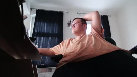 Fat Bernd online show from February 3, 3:49 pm