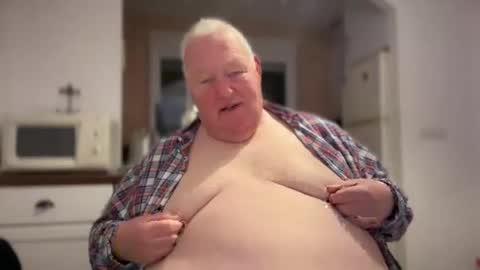 fatslutcutey online show from December 25, 8:17 pm