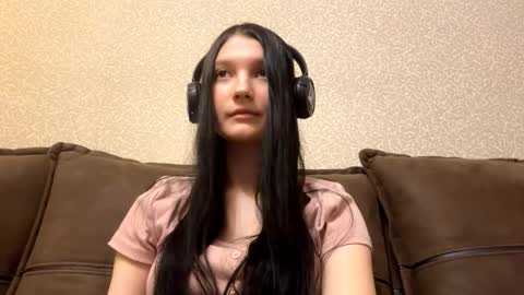 Aurora 18yo online show from January 9, 9:48 am