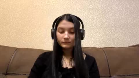 Aurora 18yo online show from January 8, 9:48 am