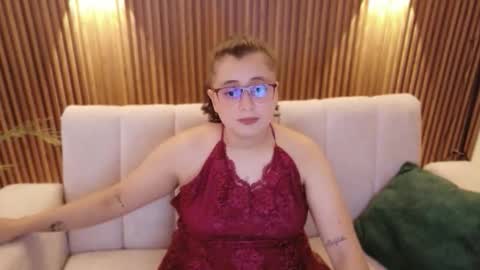 Feelena online show from November 7, 7:27 pm