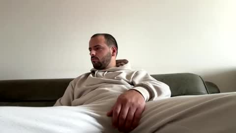 feet_fet online show from December 5, 10:50 am