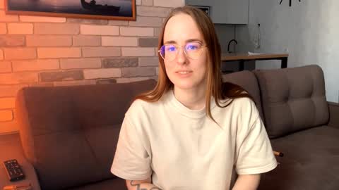 Mary online show from March 23, 7:02 am