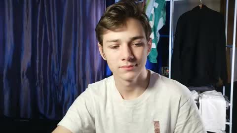 felix_morison online show from March 18, 9:15 am