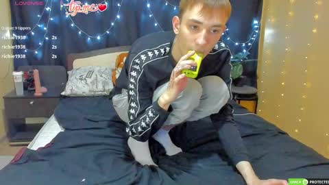 felixcurt online show from May 6, 7:31 pm