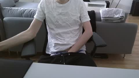 felixsagg online show from June 24, 12:45 pm