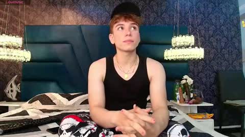 Femboy Max online show from December 22, 12:12 pm