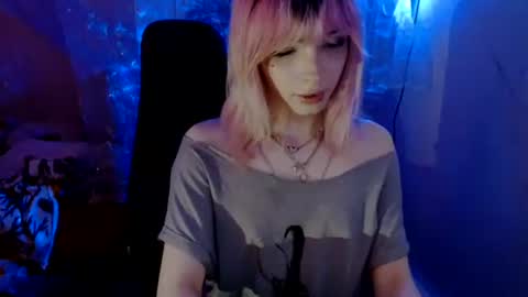 fempue online show from April 1, 5:19 am