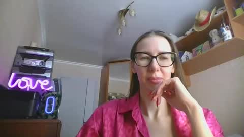 feraliss online show from February 7, 11:02 am