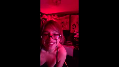 feynomenal_xo online show from April 17, 2:36 am
