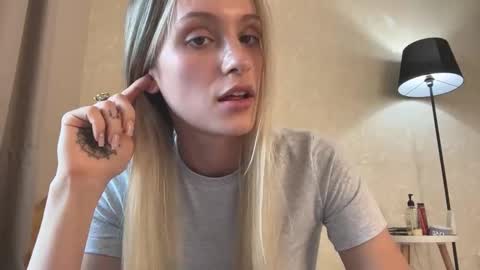 Lisa online show from September 20, 10:51 am