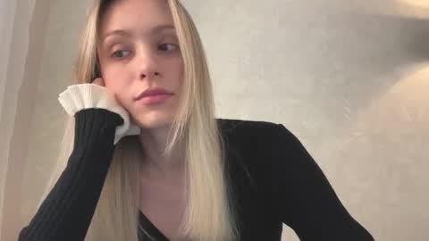 Lisa online show from December 1, 7:17 am