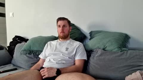 Snapshot of fikol123 chatting on March 6, 8:09 am fiolkamil online show from March 6, 8:09 am