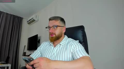 FindomGuyXXX online show from March 29, 3:13 pm