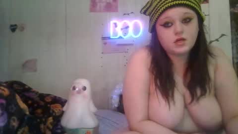Snapshot of findommefoxi chatting on October 27, 10:54 pm findommefoxi online show from October 27, 10:54 pm